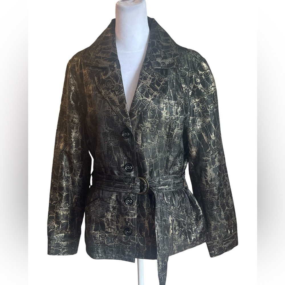 Chico’s Ladies Shirt/Jacket Colors Black/Metallic Gold